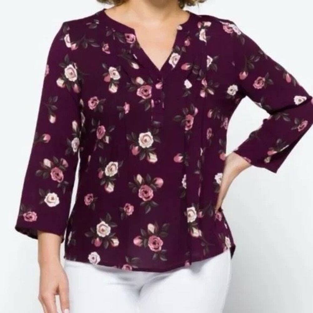 Monday Fun Kearney Henley Top in Purple Floral Size Medium